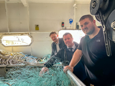 Derek Thomas MP supports local fishermen